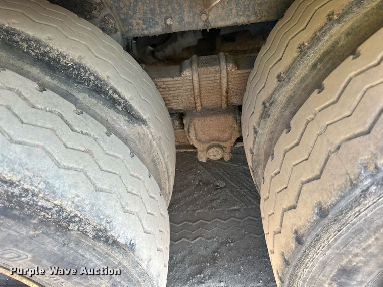 image for item LR9523 1980 Ford  8000 water truck