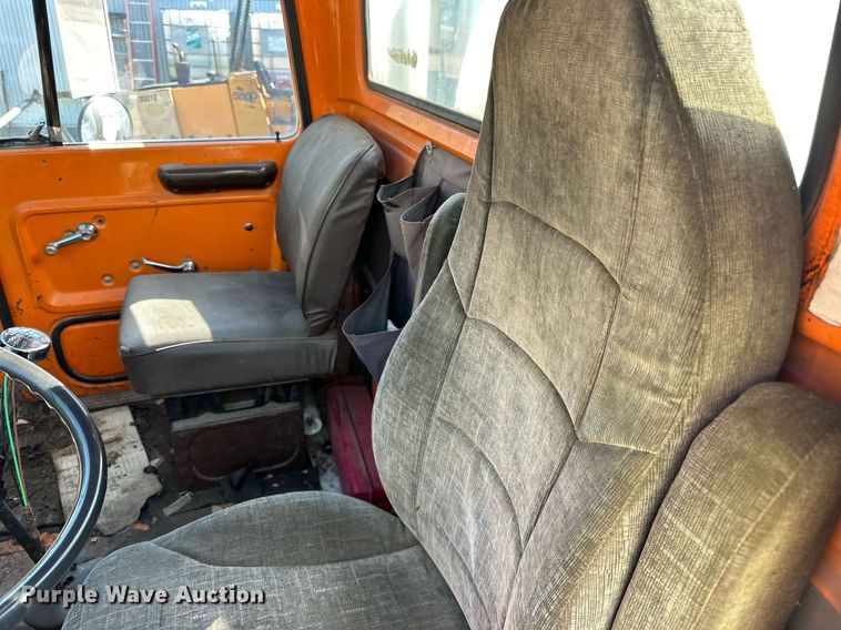 image for item LR9523 1980 Ford  8000 water truck