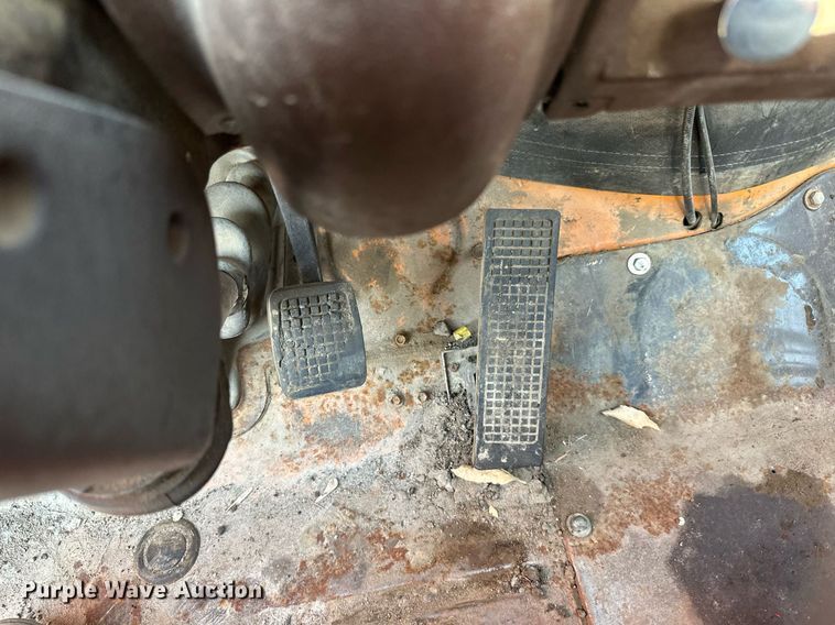 image for item LR9523 1980 Ford  8000 water truck