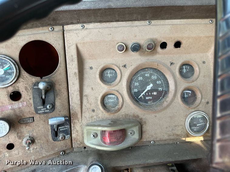 image for item LR9523 1980 Ford  8000 water truck