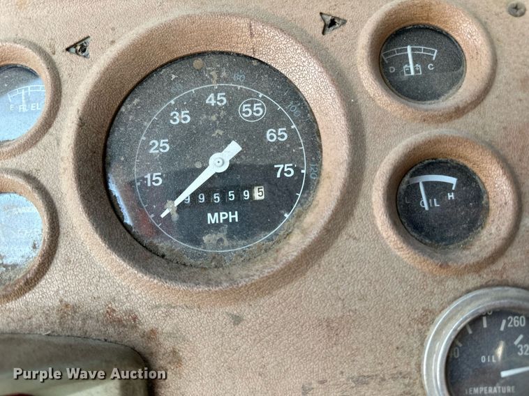 image for item LR9523 1980 Ford  8000 water truck