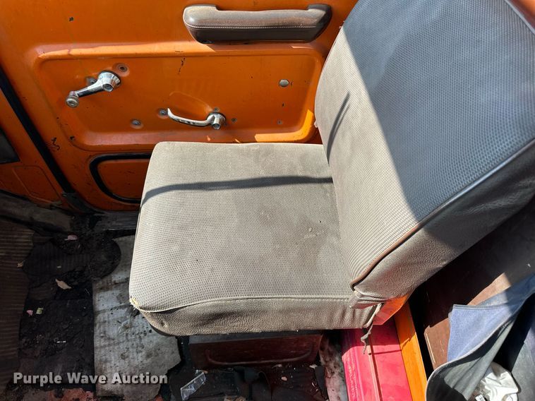 image for item LR9523 1980 Ford  8000 water truck