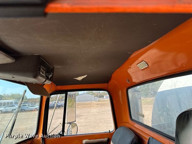 image for item LR9523 1980 Ford  8000 water truck