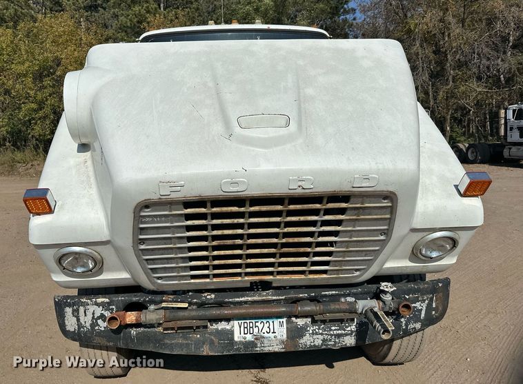 image for item LR9523 1980 Ford  8000 water truck