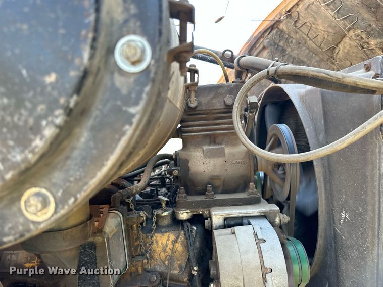 image for item LR9523 1980 Ford  8000 water truck