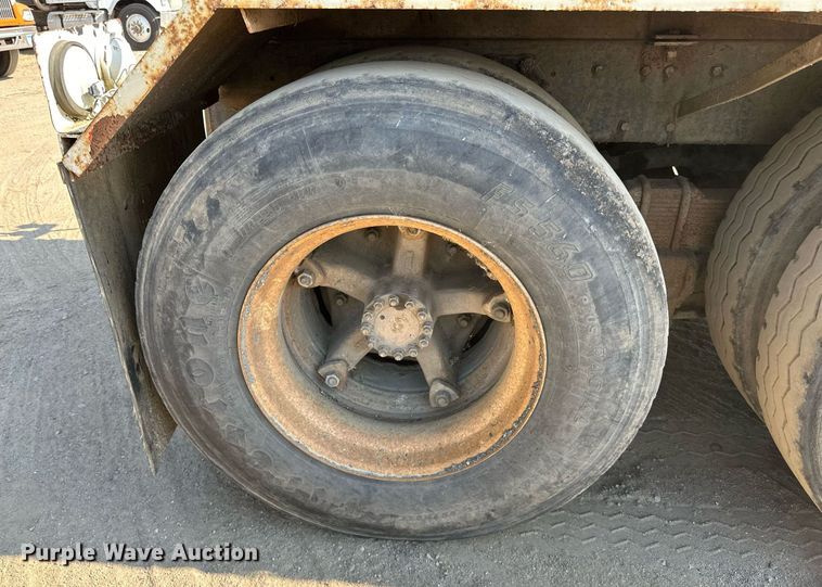 image for item LR9523 1980 Ford  8000 water truck