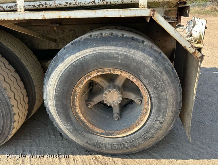 image for item LR9523 1980 Ford  8000 water truck