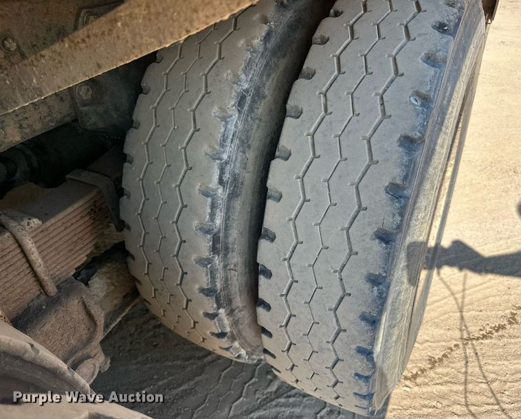 image for item LR9523 1980 Ford  8000 water truck