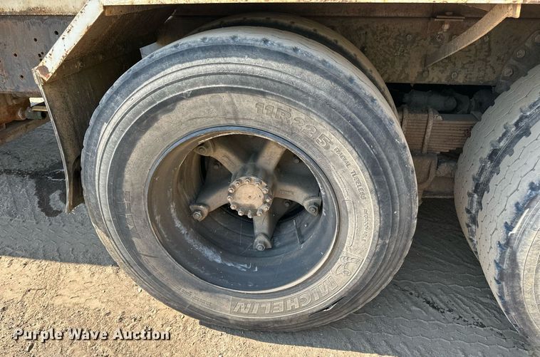 image for item LR9523 1980 Ford  8000 water truck