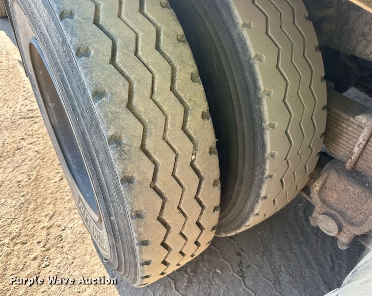 image for item LR9523 1980 Ford  8000 water truck