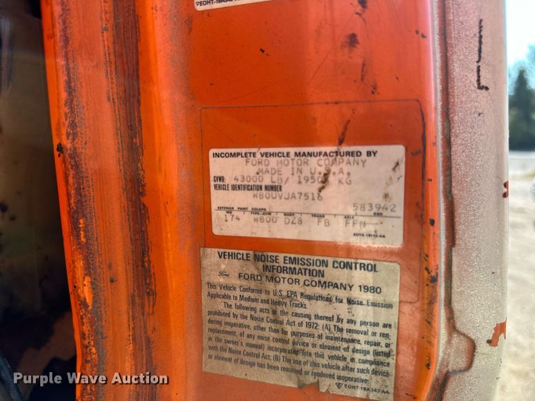 image for item LR9523 1980 Ford  8000 water truck