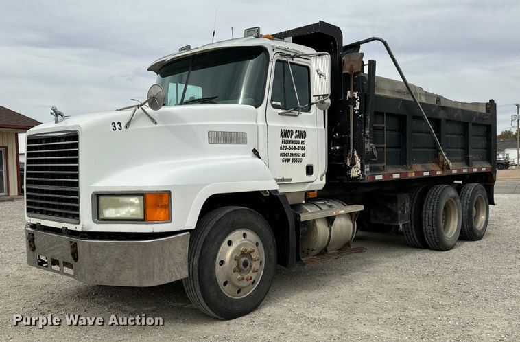 image for item MS9882 1998 Mack  CH613 MaxiCruise dump truck