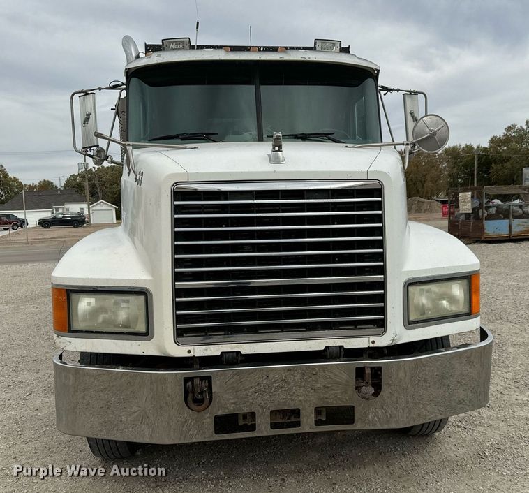 image for item MS9882 1998 Mack  CH613 MaxiCruise dump truck