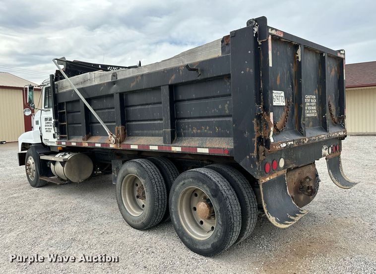 image for item MS9882 1998 Mack  CH613 MaxiCruise dump truck