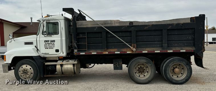 image for item MS9882 1998 Mack  CH613 MaxiCruise dump truck