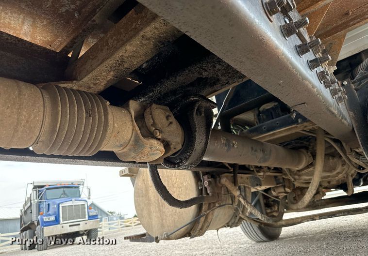 image for item MS9882 1998 Mack  CH613 MaxiCruise dump truck