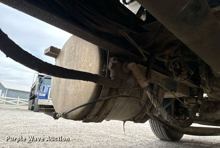 image for item MS9882 1998 Mack  CH613 MaxiCruise dump truck