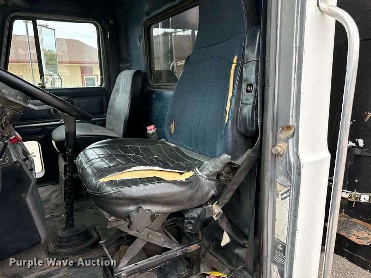 image for item MS9882 1998 Mack  CH613 MaxiCruise dump truck