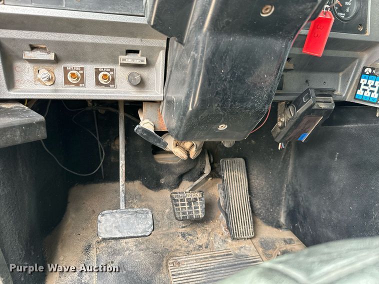 image for item MS9882 1998 Mack  CH613 MaxiCruise dump truck