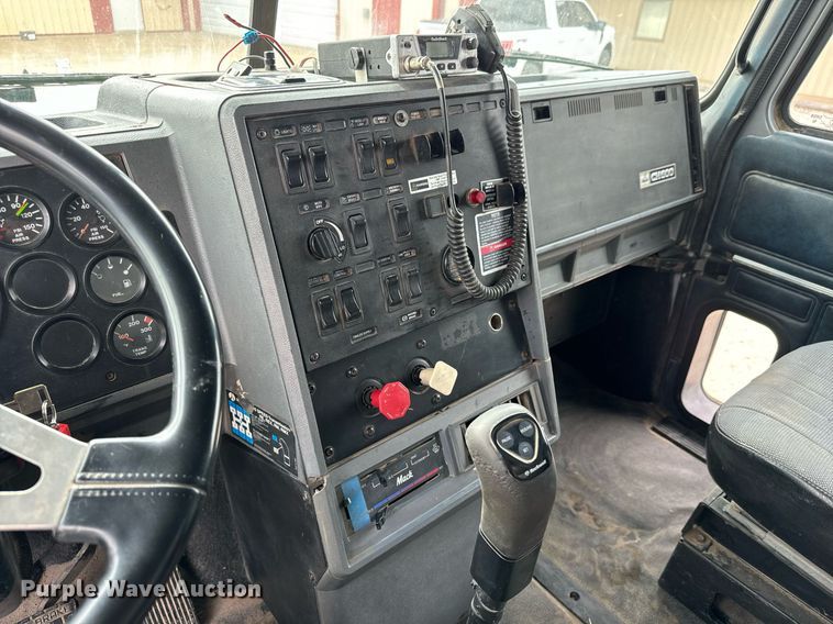 image for item MS9882 1998 Mack  CH613 MaxiCruise dump truck