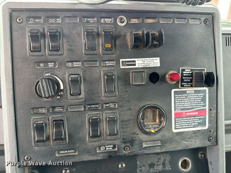 image for item MS9882 1998 Mack  CH613 MaxiCruise dump truck