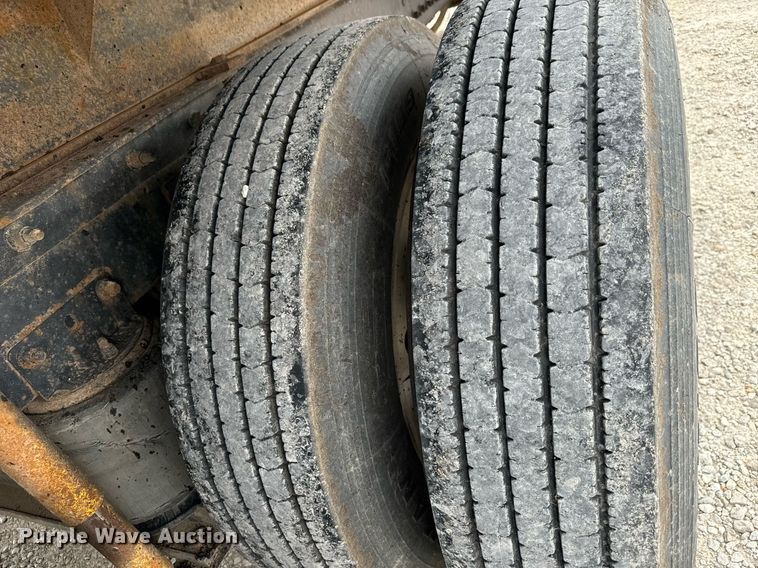 image for item MS9882 1998 Mack  CH613 MaxiCruise dump truck