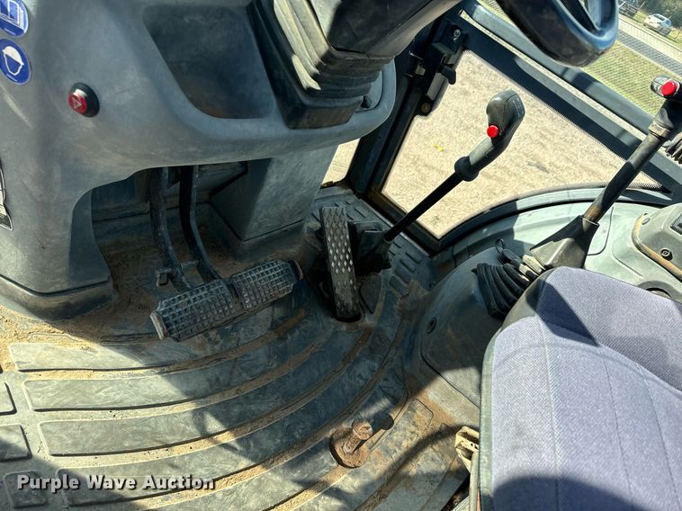 image for item MS9945 1999 New Holland 655E backhoe