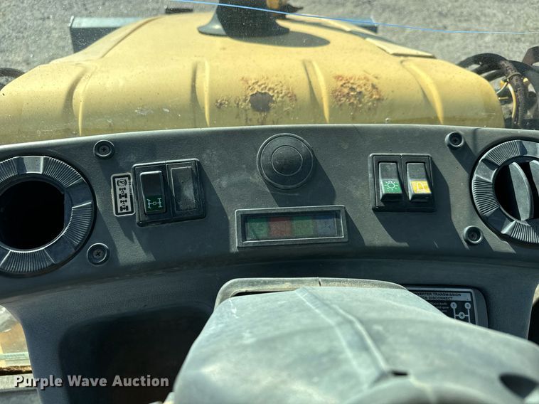 image for item MS9945 1999 New Holland 655E backhoe