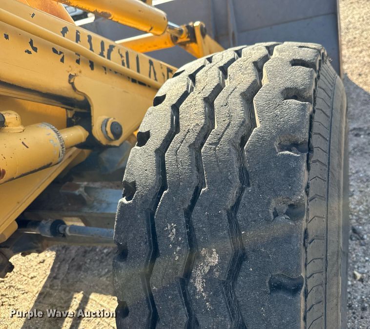 image for item MS9945 1999 New Holland 655E backhoe