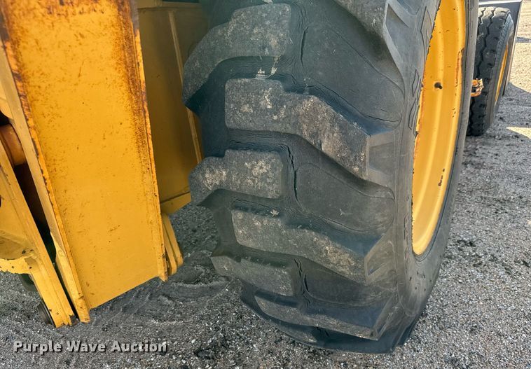 image for item MS9945 1999 New Holland 655E backhoe