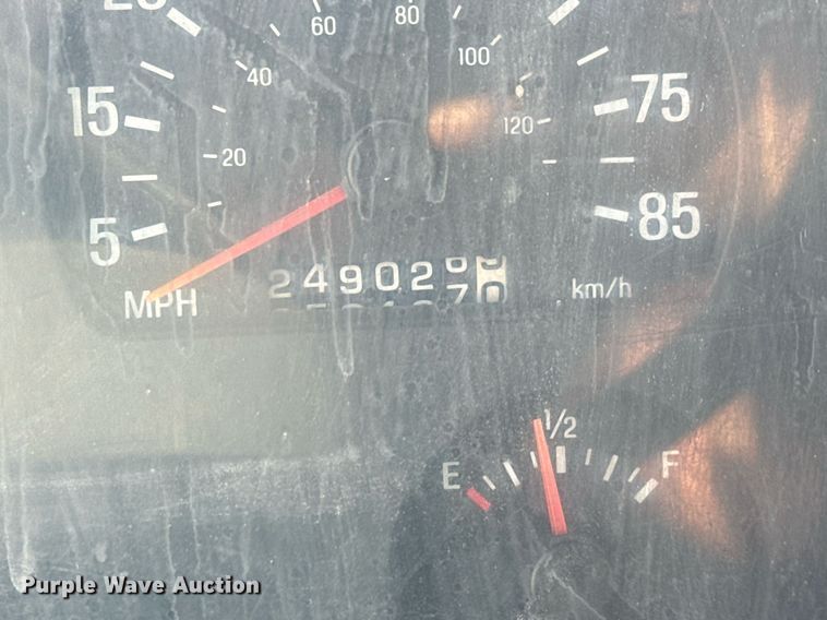 image for item MS9950 2001 Sterling LT7500 dump truck