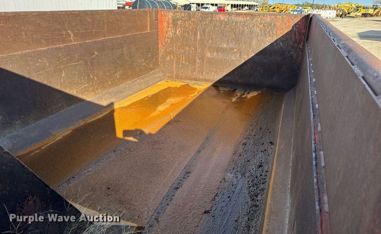 image for item MS9951 2001 Sterling LT7500 dump truck