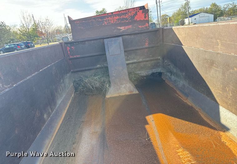 image for item MS9951 2001 Sterling LT7500 dump truck