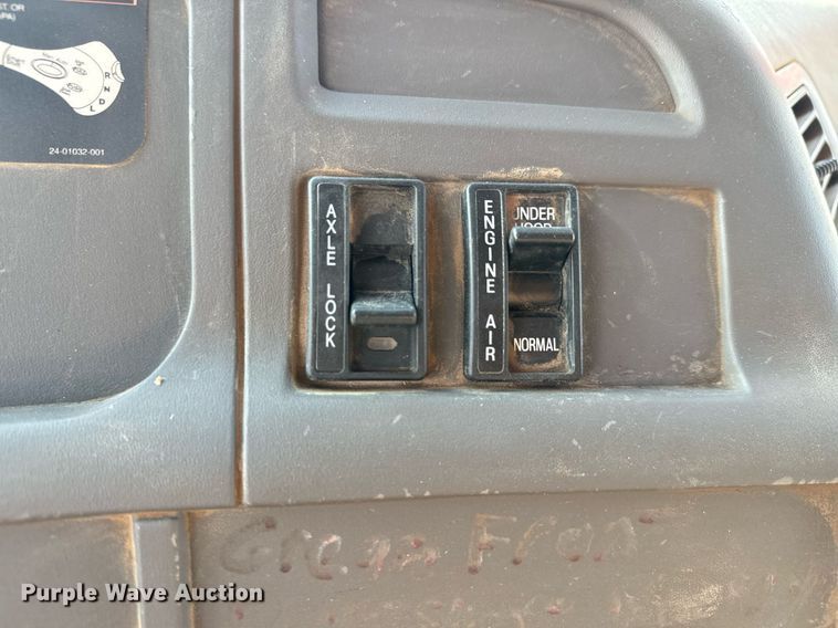 image for item MS9951 2001 Sterling LT7500 dump truck