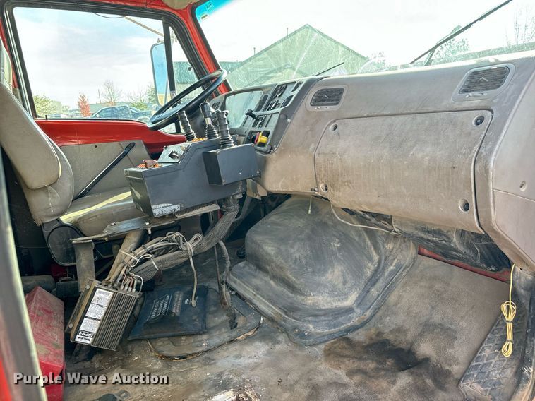 image for item MS9951 2001 Sterling LT7500 dump truck