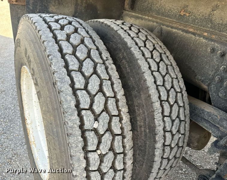 image for item MS9951 2001 Sterling LT7500 dump truck