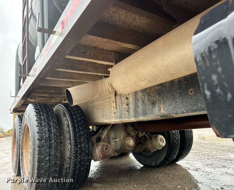 image for item MS9957 1998 International  2574 tank truck