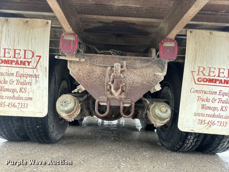 image for item MS9957 1998 International  2574 tank truck