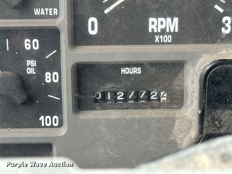 image for item MS9957 1998 International  2574 tank truck