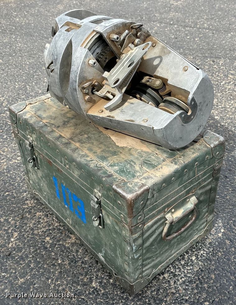 image for item NQ9060 Cable lasher