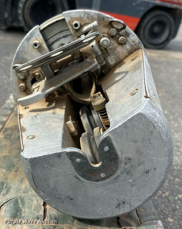 image for item NQ9060 Cable lasher