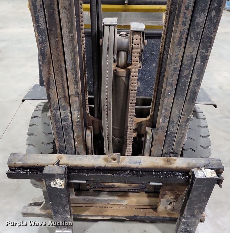 image for item OH9338 Yale GLP050TGNUAE084 forklift