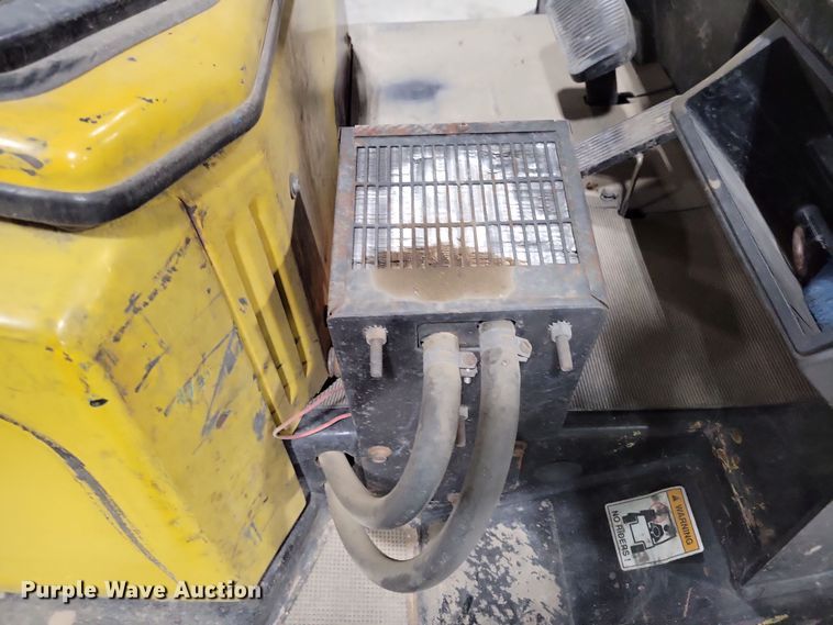 image for item OH9338 Yale GLP050TGNUAE084 forklift