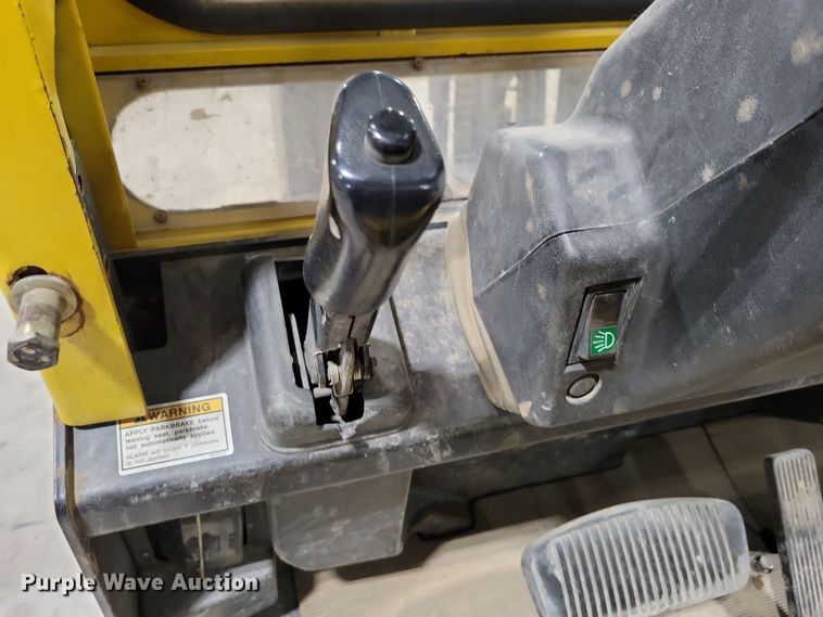 image for item OH9338 Yale GLP050TGNUAE084 forklift