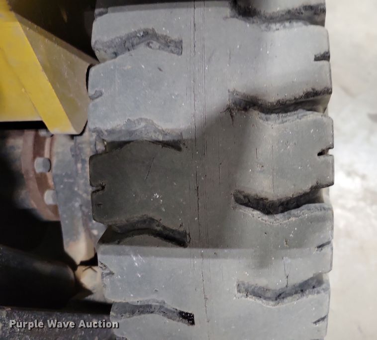 image for item OH9338 Yale GLP050TGNUAE084 forklift