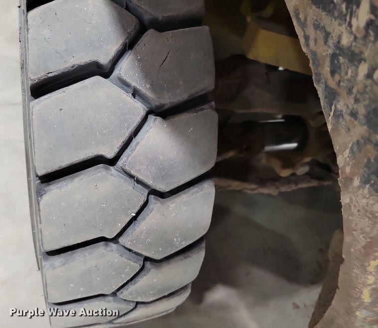 image for item OH9338 Yale GLP050TGNUAE084 forklift