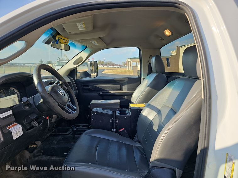 image for item OJ9027 2016 Dodge Ram 5500 truck cab and chassis