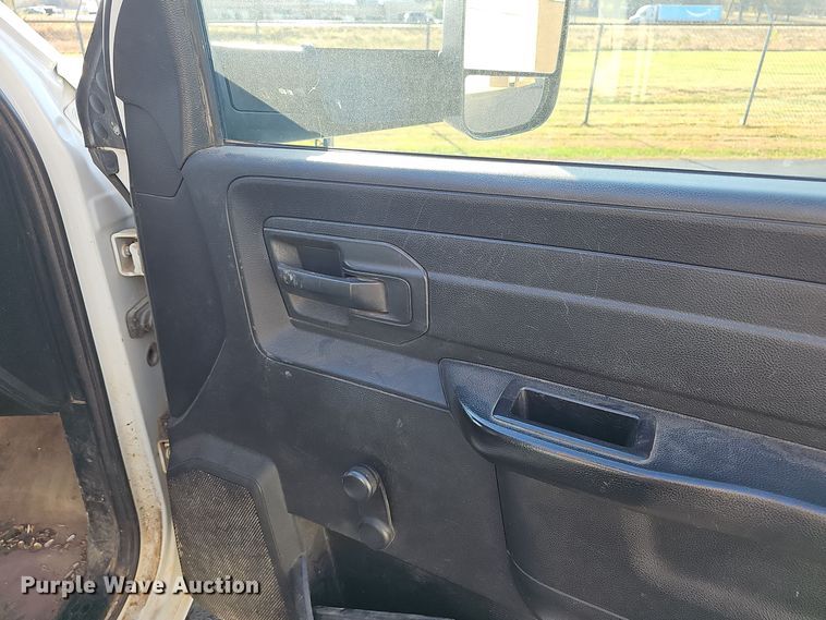 image for item OJ9027 2016 Dodge Ram 5500 truck cab and chassis