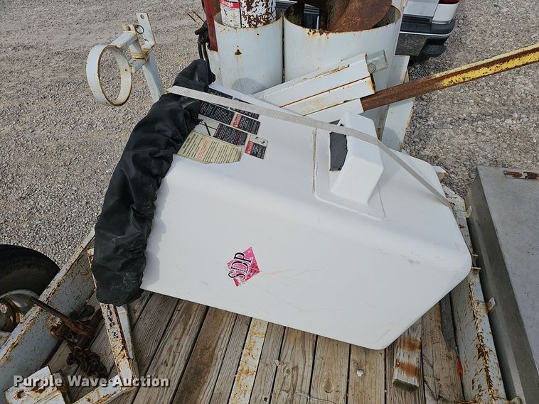 image for item OJ9032 2004 S.D.P. Manufacturing  mini digger derrick 