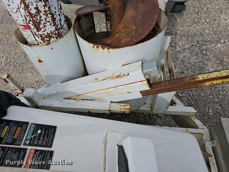 image for item OJ9032 2004 S.D.P. Manufacturing  mini digger derrick 